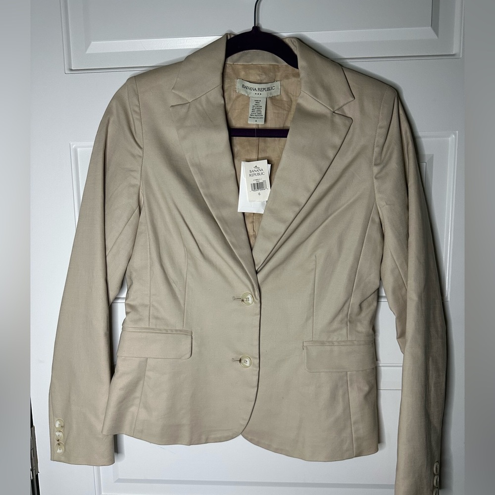 New with tags Banana Republic khaki blazer size 6